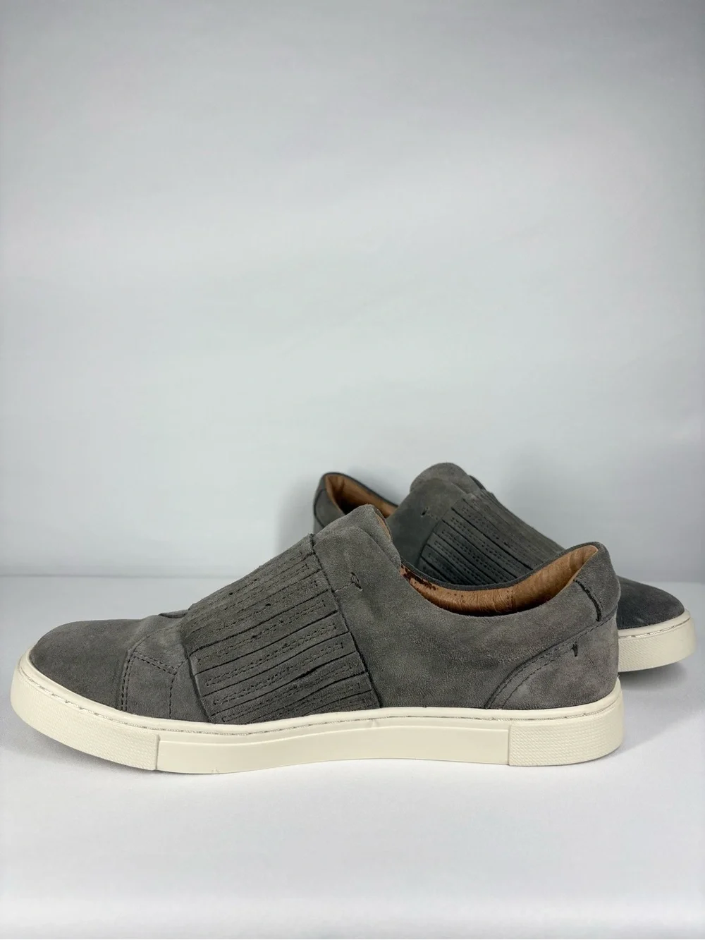 Frye Ivy Gore Slip-On Sneakers in Gray Suede and Leather. Size 8. Pleated Detail